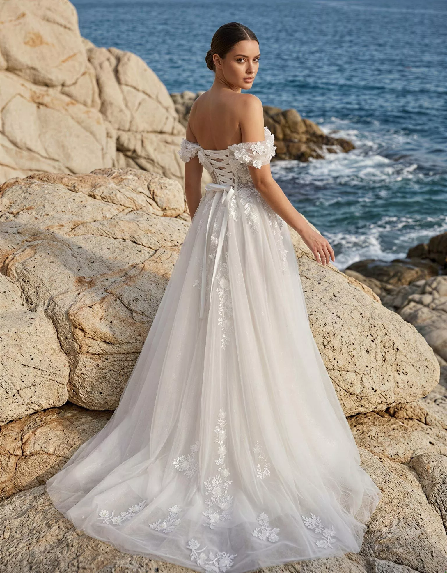 vestido-novia-rosella-atelierboheme-encaje-escoteenv-espaldacorsé-editorial-atelierdebodas